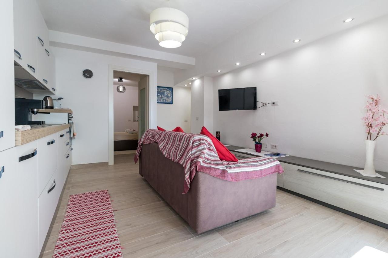 Purple Flower Suite Apartment Cala Gonone Exterior photo