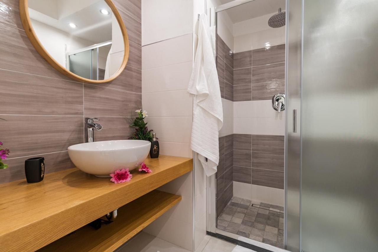 Purple Flower Suite Apartment Cala Gonone Exterior photo